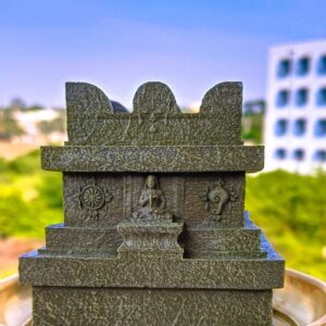 Shri Lakshminarayana Teertharu / Sri Sripadarajaru ( Moola Brundavana replica ) – 4 Inch